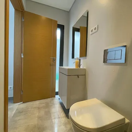 Ensuite Bedroom With Private Entrance Area Homestay *