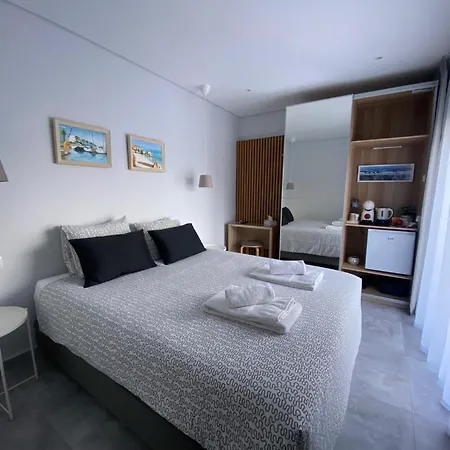 Ensuite Bedroom With Private Entrance Area Salema